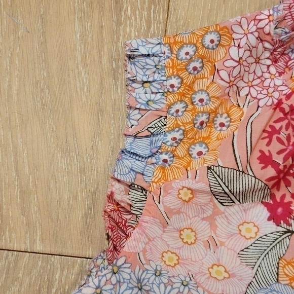 Talbots Women's Floral ruffle vneck side slit top size Medium petite - Picture 5 of 7